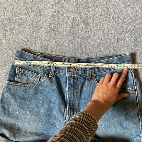 Vintage Levis Shorts in Classic Blue Wash - Picture 4 of 8